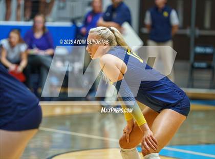 Thumbnail 3 in Aledo vs. Highland Park  (UIL 5A Division 1 Semifinal) photogallery.