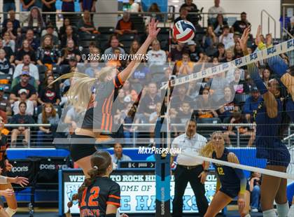 Thumbnail 2 in Aledo vs. Highland Park  (UIL 5A Division 1 Semifinal) photogallery.