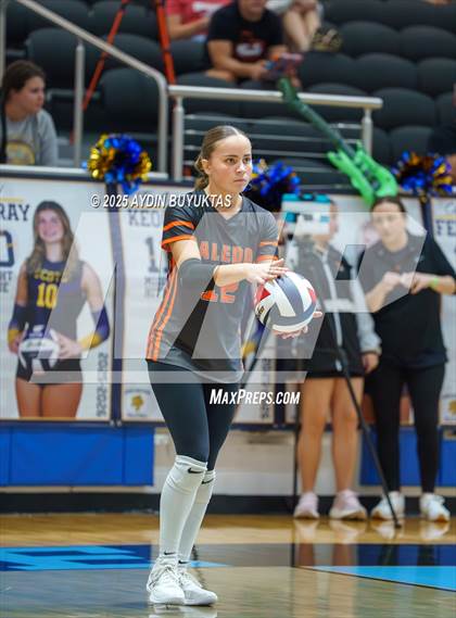 Thumbnail 2 in Aledo vs. Highland Park  (UIL 5A Division 1 Semifinal) photogallery.