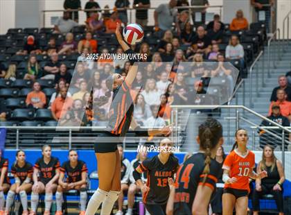 Thumbnail 2 in Aledo vs. Highland Park  (UIL 5A Division 1 Semifinal) photogallery.