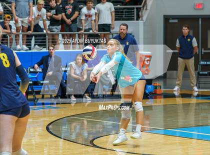 Thumbnail 2 in Aledo vs. Highland Park  (UIL 5A Division 1 Semifinal) photogallery.