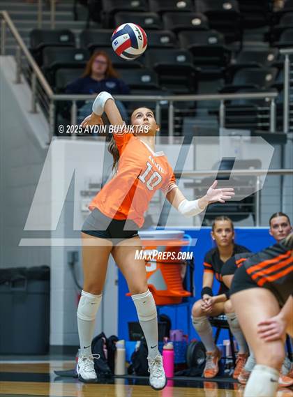 Thumbnail 2 in Aledo vs. Highland Park  (UIL 5A Division 1 Semifinal) photogallery.