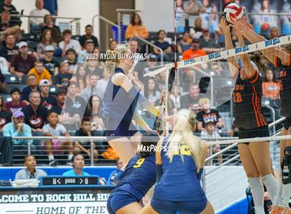 Thumbnail 2 in Aledo vs. Highland Park  (UIL 5A Division 1 Semifinal) photogallery.