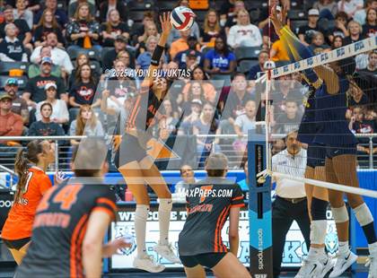 Thumbnail 3 in Aledo vs. Highland Park  (UIL 5A Division 1 Semifinal) photogallery.