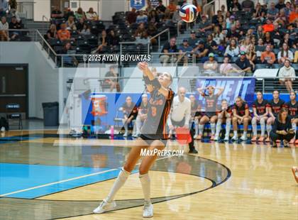 Thumbnail 2 in Aledo vs. Highland Park  (UIL 5A Division 1 Semifinal) photogallery.