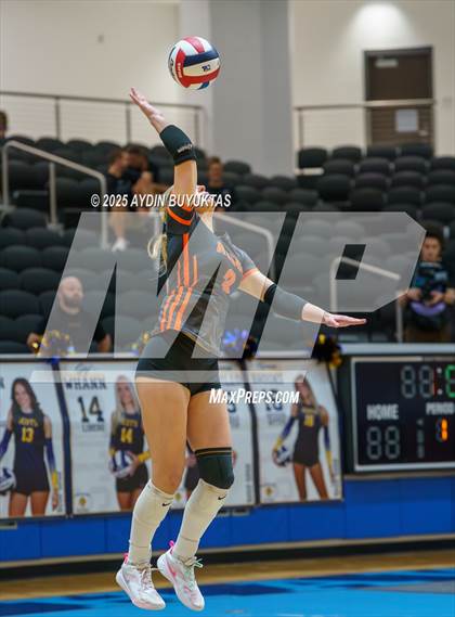 Thumbnail 1 in Aledo vs. Highland Park  (UIL 5A Division 1 Semifinal) photogallery.