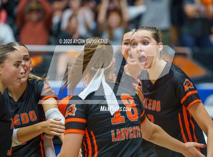 Thumbnail 2 in Aledo vs. Highland Park  (UIL 5A Division 1 Semifinal) photogallery.