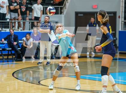 Thumbnail 2 in Aledo vs. Highland Park  (UIL 5A Division 1 Semifinal) photogallery.