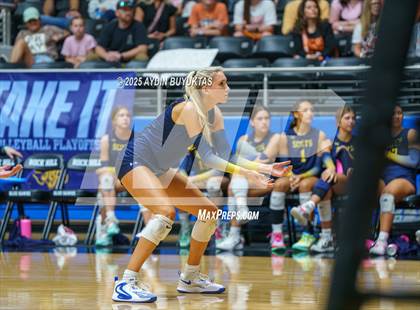 Thumbnail 3 in Aledo vs. Highland Park  (UIL 5A Division 1 Semifinal) photogallery.