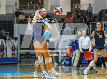 Thumbnail 2 in Aledo vs. Highland Park  (UIL 5A Division 1 Semifinal) photogallery.