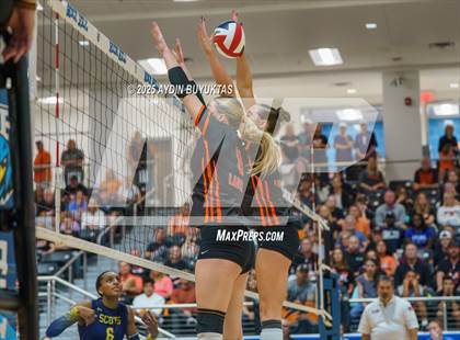 Thumbnail 3 in Aledo vs. Highland Park  (UIL 5A Division 1 Semifinal) photogallery.
