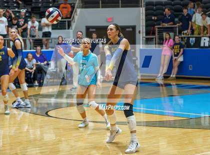 Thumbnail 1 in Aledo vs. Highland Park  (UIL 5A Division 1 Semifinal) photogallery.