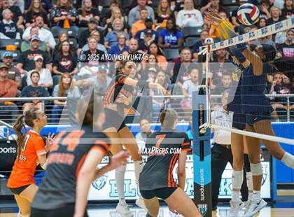 Thumbnail 1 in Aledo vs. Highland Park  (UIL 5A Division 1 Semifinal) photogallery.