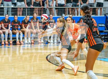 Thumbnail 3 in Aledo vs. Highland Park  (UIL 5A Division 1 Semifinal) photogallery.
