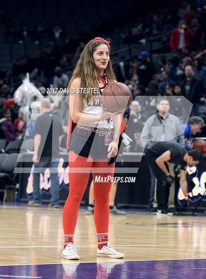 Thumbnail 2 in Windward vs. McClatchy (CIF State D1 Final) photogallery.