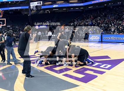 Thumbnail 2 in Windward vs. McClatchy (CIF State D1 Final) photogallery.