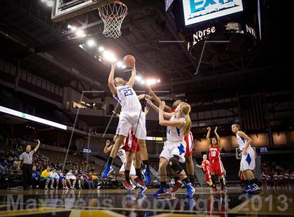 Thumbnail 3 in Holmes vs Highlands (KHSAA Ninth Region) photogallery.