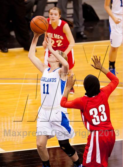 Thumbnail 2 in Holmes vs Highlands (KHSAA Ninth Region) photogallery.