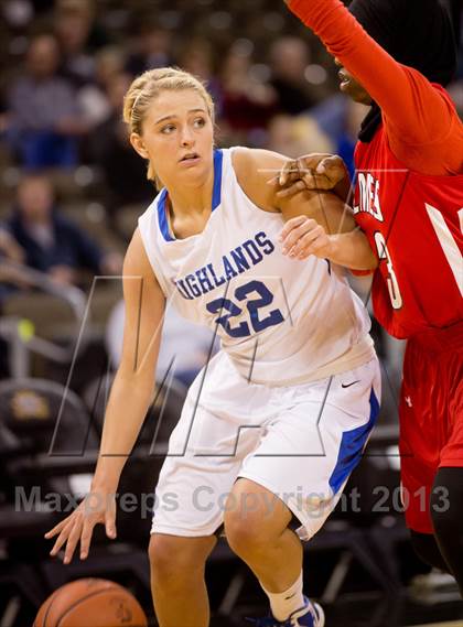 Thumbnail 2 in Holmes vs Highlands (KHSAA Ninth Region) photogallery.