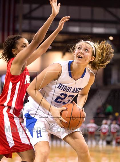 Thumbnail 3 in Holmes vs Highlands (KHSAA Ninth Region) photogallery.