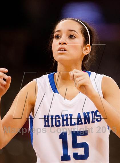Thumbnail 3 in Holmes vs Highlands (KHSAA Ninth Region) photogallery.