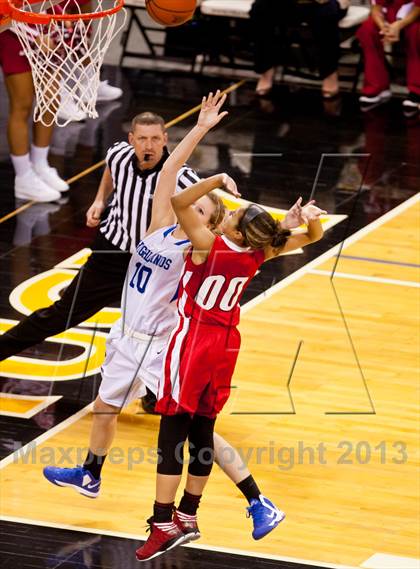 Thumbnail 1 in Holmes vs Highlands (KHSAA Ninth Region) photogallery.