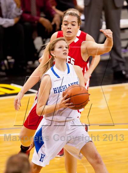Thumbnail 1 in Holmes vs Highlands (KHSAA Ninth Region) photogallery.