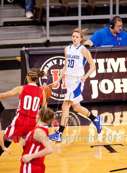 Thumbnail 3 in Holmes vs Highlands (KHSAA Ninth Region) photogallery.