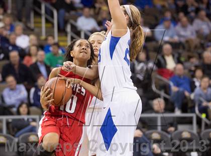 Thumbnail 2 in Holmes vs Highlands (KHSAA Ninth Region) photogallery.