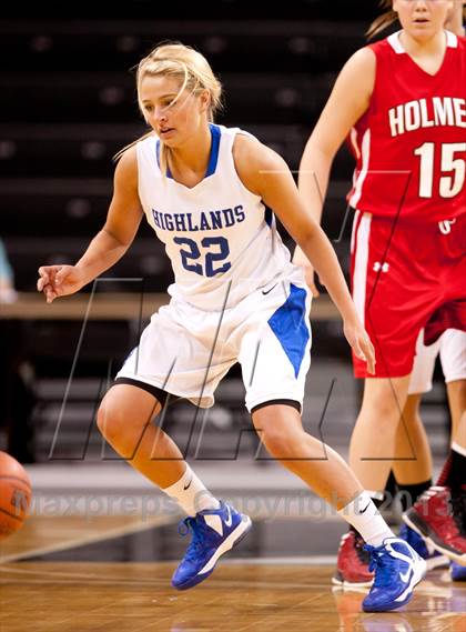 Thumbnail 3 in Holmes vs Highlands (KHSAA Ninth Region) photogallery.
