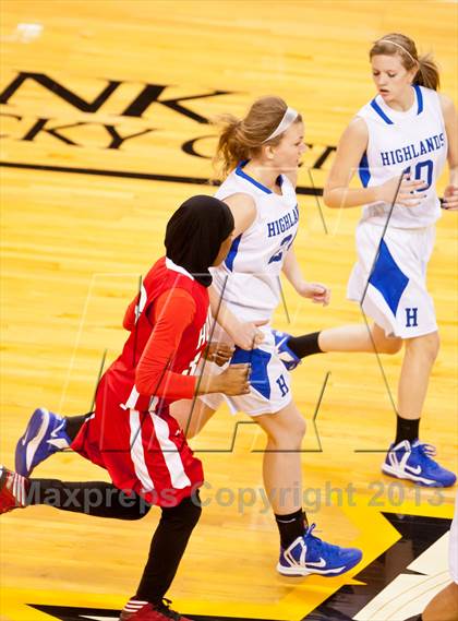 Thumbnail 3 in Holmes vs Highlands (KHSAA Ninth Region) photogallery.