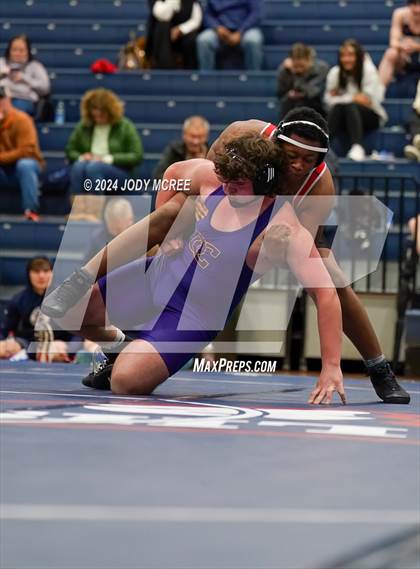 Thumbnail 1 in DeSoto Central vs Center Hill photogallery.