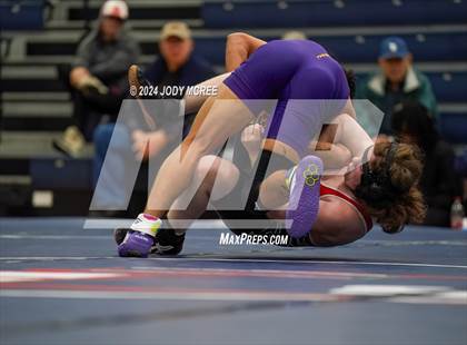 Thumbnail 2 in DeSoto Central vs Center Hill photogallery.