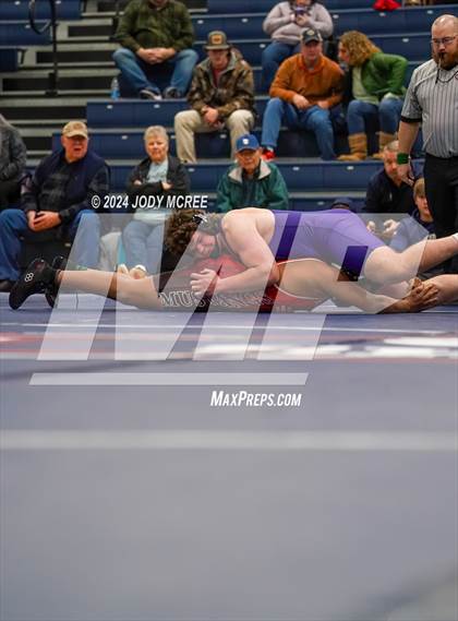 Thumbnail 3 in DeSoto Central vs Center Hill photogallery.