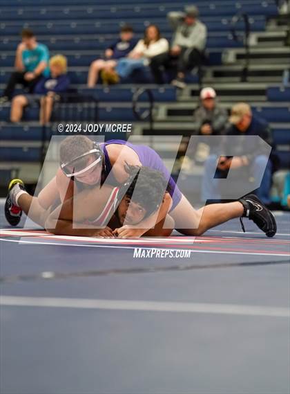 Thumbnail 2 in DeSoto Central vs Center Hill photogallery.