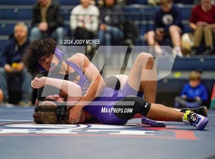 Thumbnail 2 in DeSoto Central vs Center Hill photogallery.