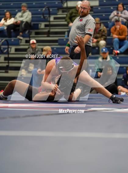 Thumbnail 2 in DeSoto Central vs Center Hill photogallery.