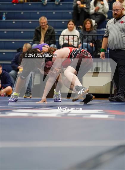 Thumbnail 3 in DeSoto Central vs Center Hill photogallery.