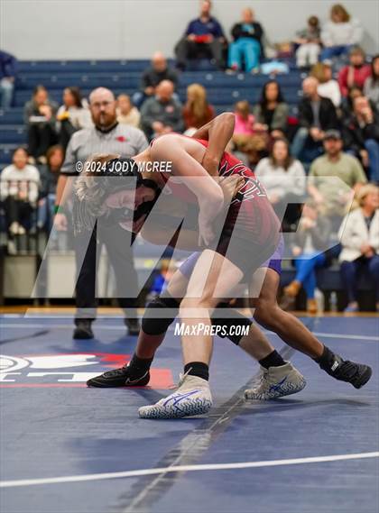 Thumbnail 3 in DeSoto Central vs Center Hill photogallery.