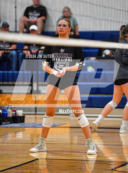 Thumbnail 3 in Fayetteville vs Richards (UIL  Volleyball 1A Region IV Quarterfinal) photogallery.