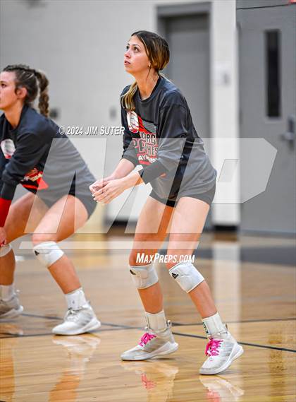 Thumbnail 3 in Fayetteville vs Richards (UIL  Volleyball 1A Region IV Quarterfinal) photogallery.