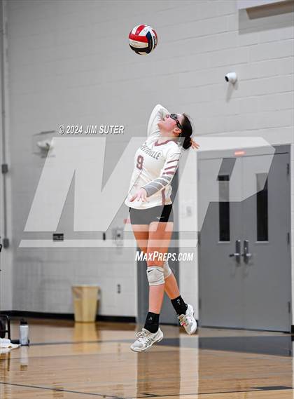 Thumbnail 1 in Fayetteville vs Richards (UIL  Volleyball 1A Region IV Quarterfinal) photogallery.
