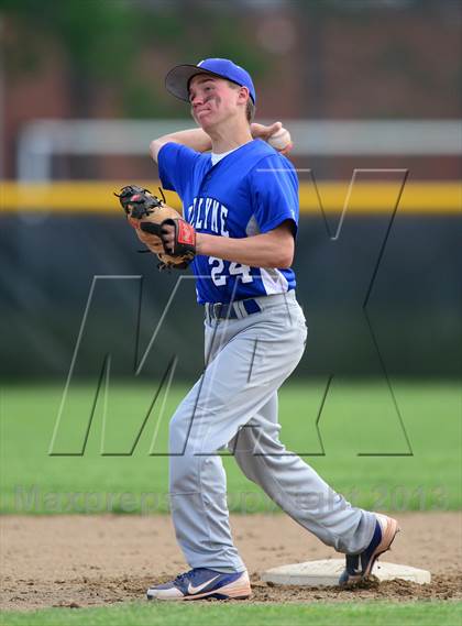 Thumbnail 3 in Old Lyme @ Cromwell (Shoreline Conference Semifinal) photogallery.