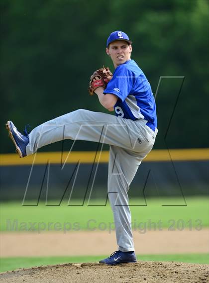 Thumbnail 1 in Old Lyme @ Cromwell (Shoreline Conference Semifinal) photogallery.