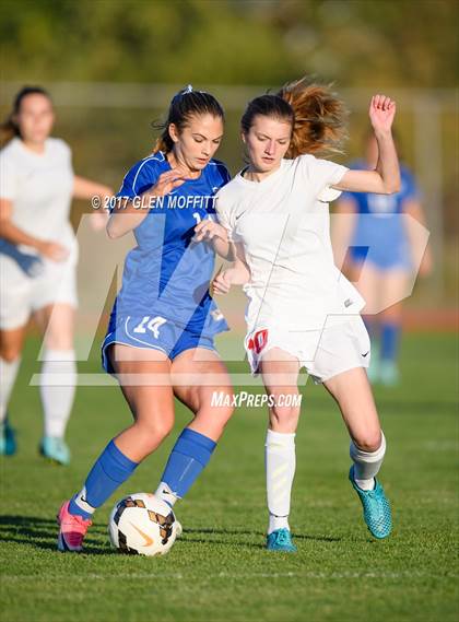 Thumbnail 3 in Shorewood vs. Stanwood photogallery.