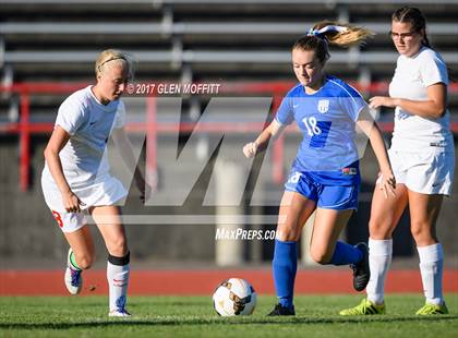 Thumbnail 2 in Shorewood vs. Stanwood photogallery.
