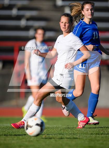 Thumbnail 1 in Shorewood vs. Stanwood photogallery.