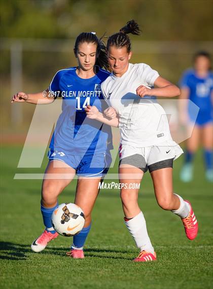 Thumbnail 3 in Shorewood vs. Stanwood photogallery.