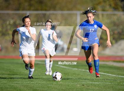 Thumbnail 2 in Shorewood vs. Stanwood photogallery.