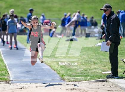 Thumbnail 1 in South Webster Invitational photogallery.